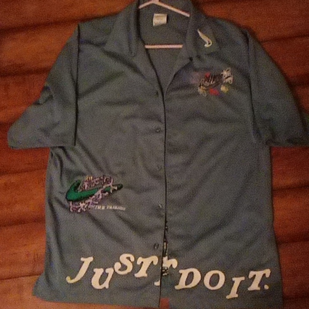 Nike "friends" mesh button up Men's M